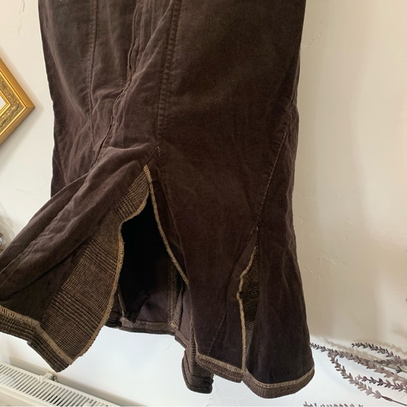 Y2K Unique Brown Corduroy Midi/ Maxi Skirt With Funky Hem Size 3/4 - Picture 3 of 7